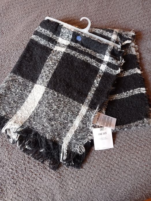 Szal duży 180 x 75 nowy