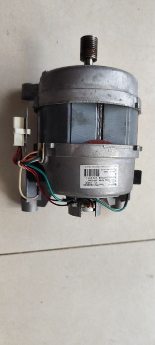 Vendo motor de máquina de lavar roupa Indesit(avaria)