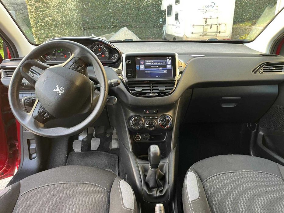 Peugeot 208 1.2 PureTech – 78.000 km – Económico e Fiável