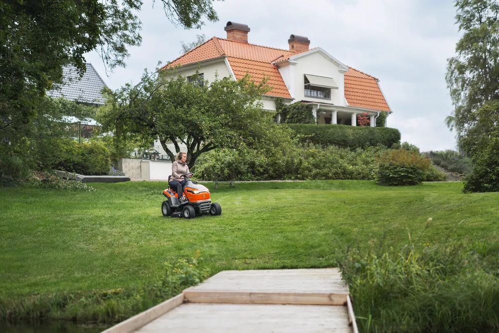 Traktor Husqvarna Ts112