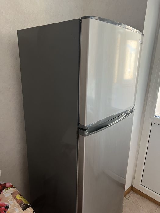 Холодильник Samsung