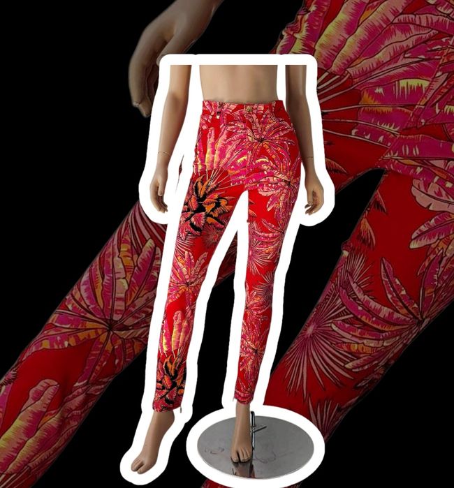 Versace H&M jeansowe spodnie damskie M
rozmiar M
Kolor:czerwony w palmy wielokolorowy 
Stan:bardzo dobry 
Materiał elastyczny 
Kieszenie 

Długość cał
