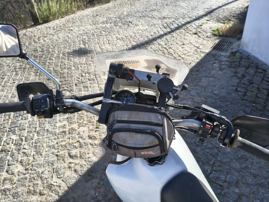 Suzuki DR 650 SE