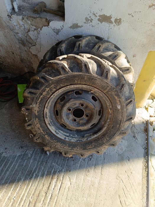 2x pneus tractor 7.50 16"