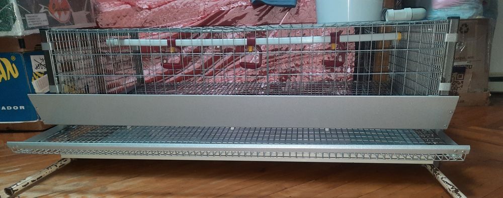 Терміново! Продам б/у клітку для перепелів з автопоїлкою, годівницею та висувним піддоном.
