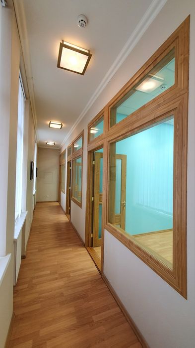 ПРОДАЖ ОФІСНОГО ПРИМІЩЕННЯ 69,1 м² в історичному центрі Мукачева