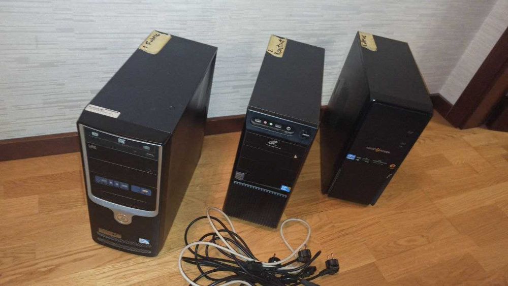 3 системных блока, 5 экранов.