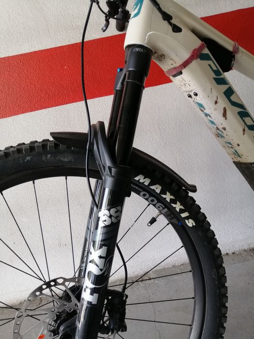 E-bike Pivot shuttle AM