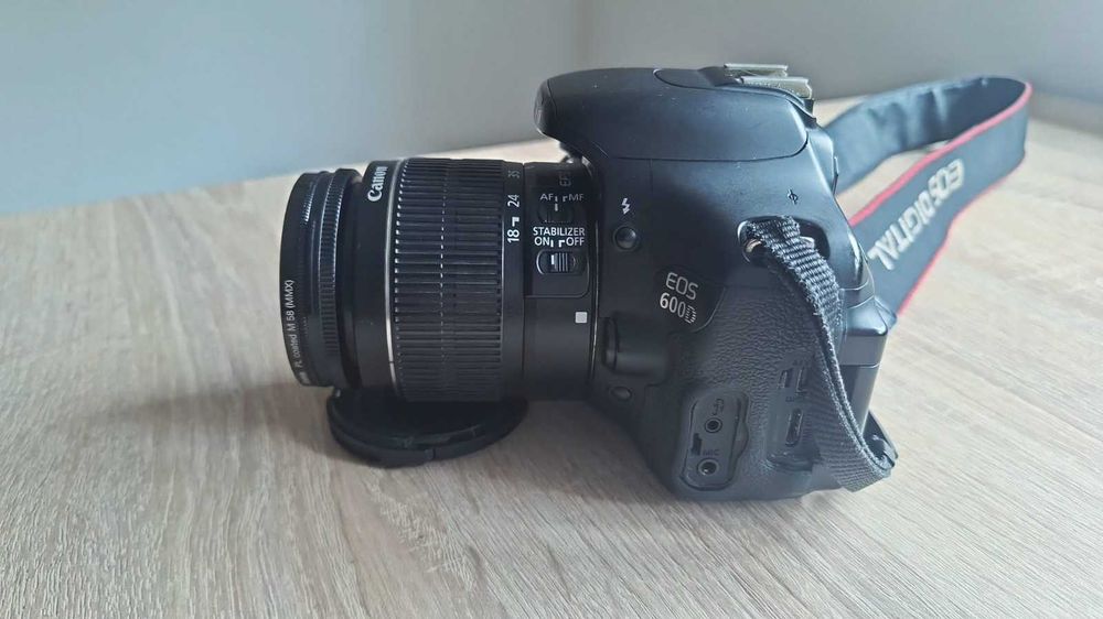 Canon 600D + material fotográfico