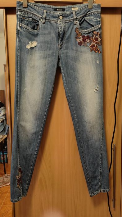 Calças de ganga marca Salsa.