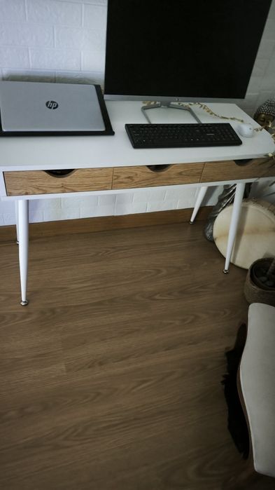 Secretaria ou móvel de apoio quarto ou corredor
