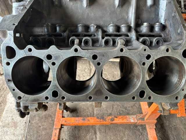 Mopar  blok silnik 440  1968r.