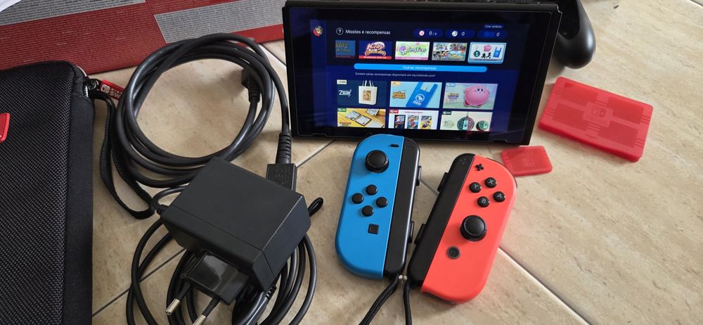 Nintendo Switch com caixa