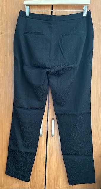 Zara Basic Spodnie damskie czarne z wytłaczanym wzorem L/40