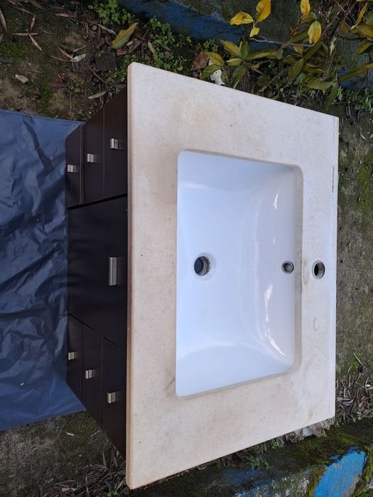 Movel de casa de banho suspenso com lavatório e misturadora