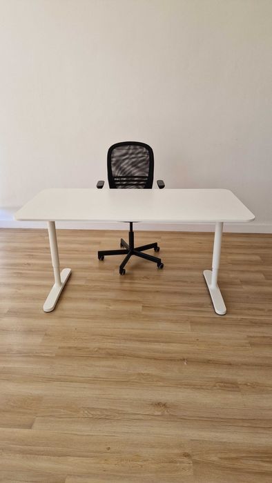Secretária Ikea BEKANT – 160x80cm, Branco, Altura Regulável