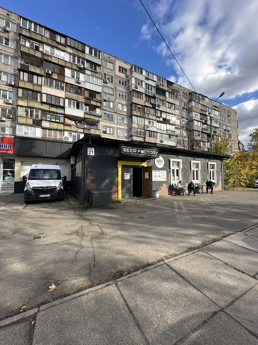 Продаж 200 м2. під магазин, клініку, офіс. Фасад !