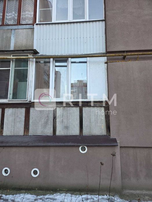 Продається 1-кімнатна квартира в цегляному будинку