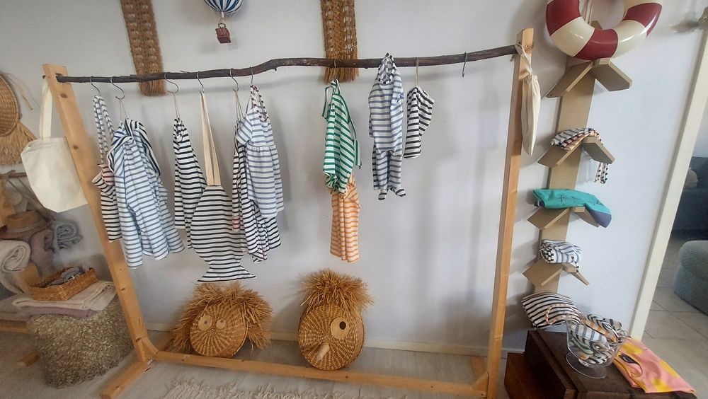 Charriot em madeira para exposição