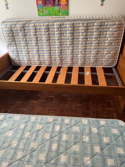 Cama dupla com gavetão em pinho