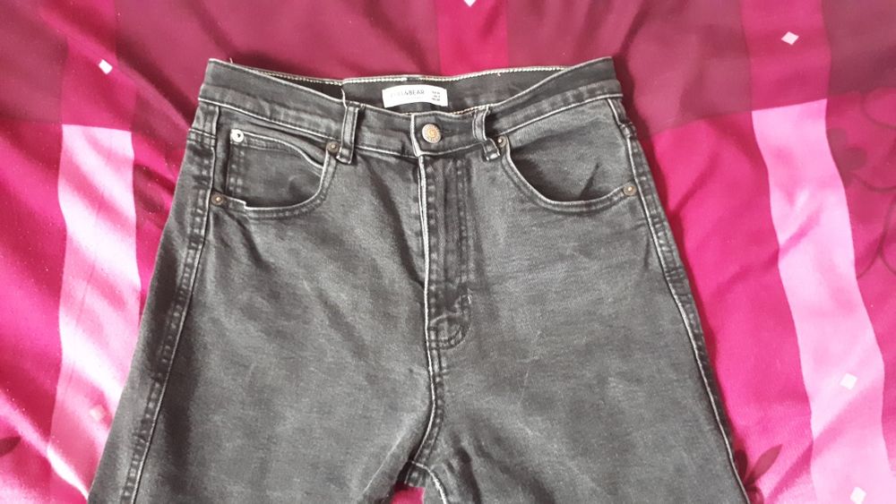 Ciemne jeansy mom fit Pull&Bear M/L