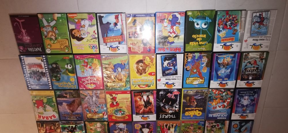 Dvd's Filmes infantis + porta Dvd's
