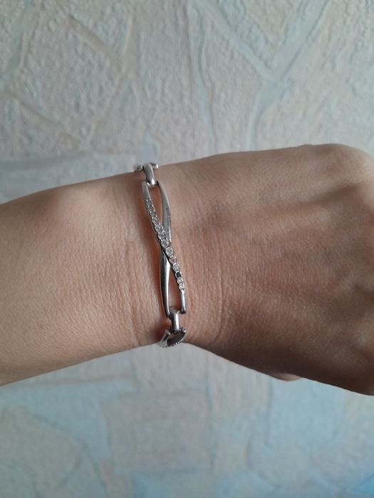 swarovski браслет на тонкую руку