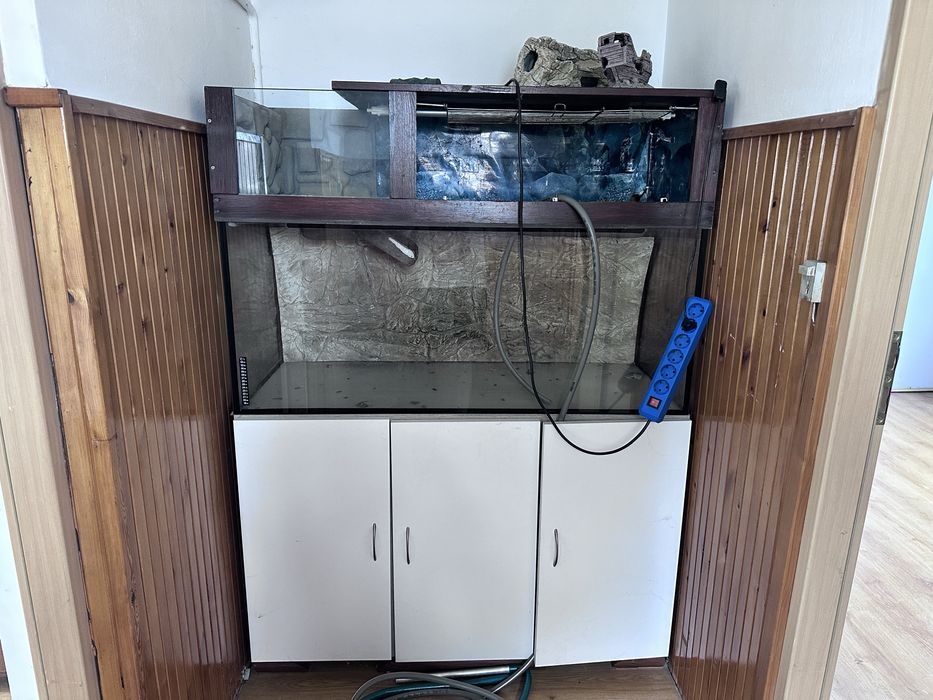 Akwarium z szafką