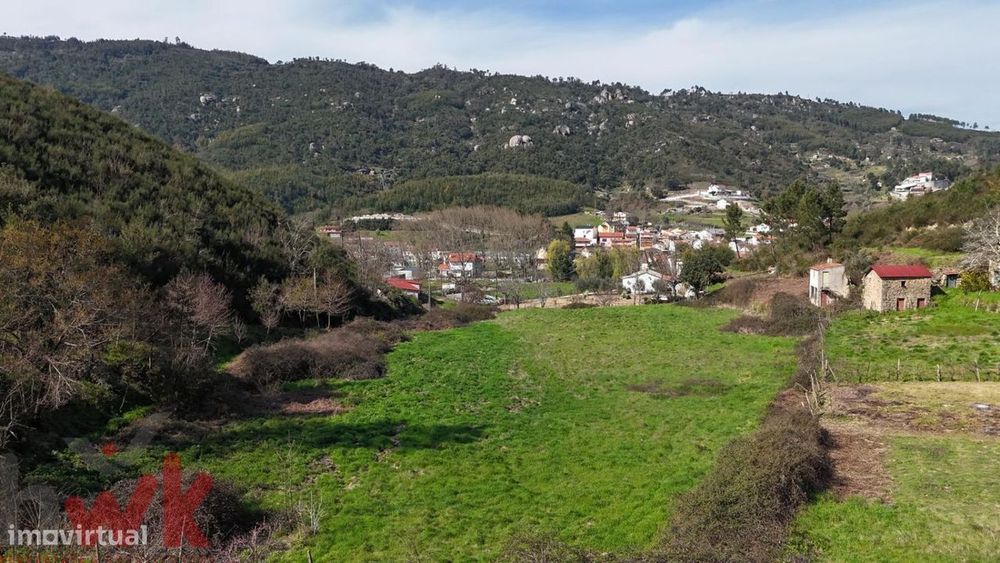Quinta com 3 hectares com ribeiro e poço de água