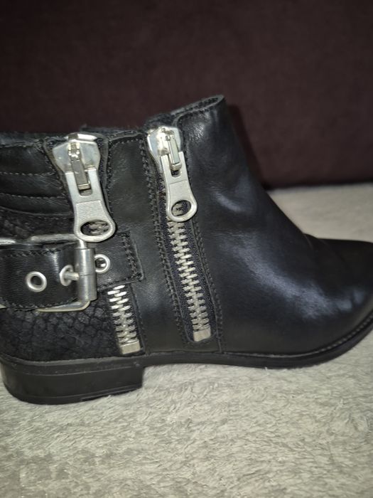 Брендові шкіряні черевики, ботильони .ALDO