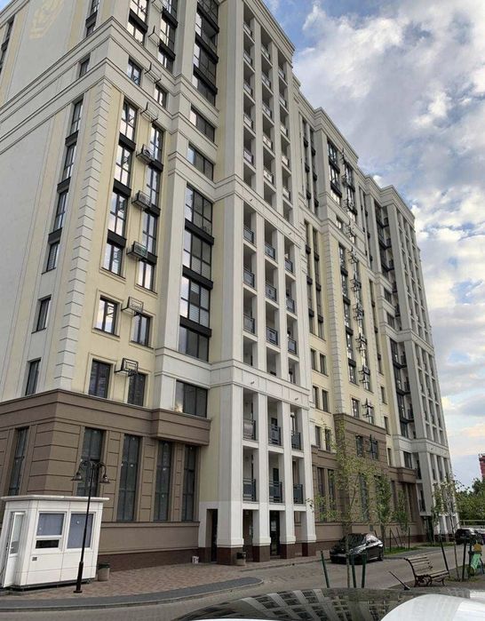 Велика трикімнатна квартира в одній із кращих новобудов
