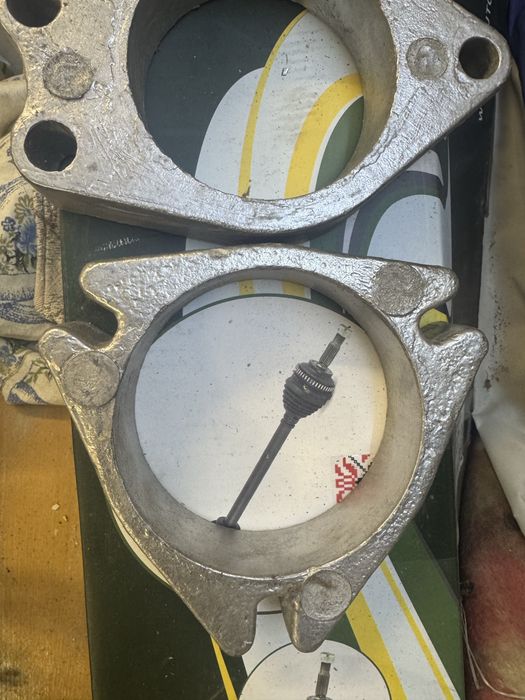 Проставки для збільшення кліренсу toyota Avensis