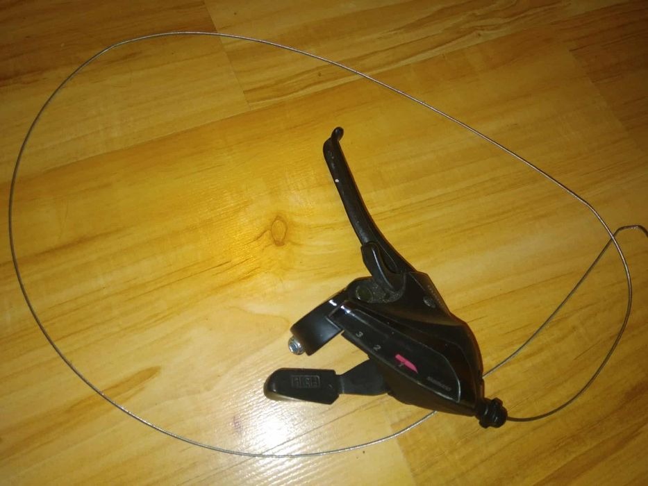 Lewa klamkomanetka Shimano ST-EF60-L.