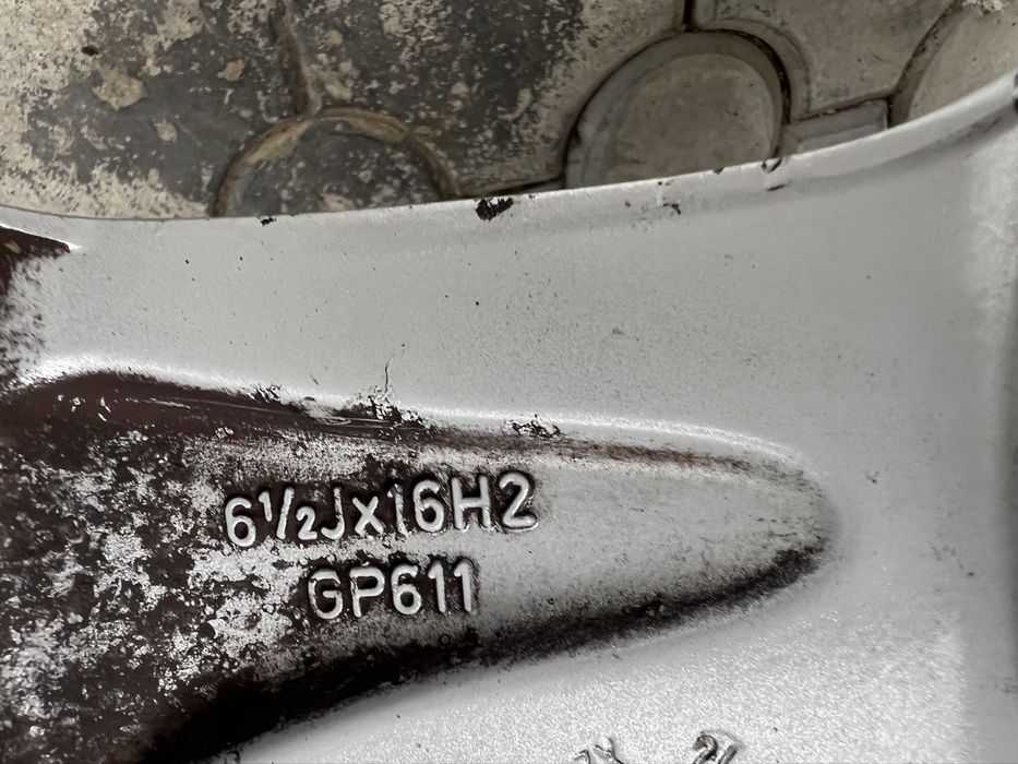 Диски Skoda  VW Seat 5*112 6.5JET50 Pirelli 205 55 R16