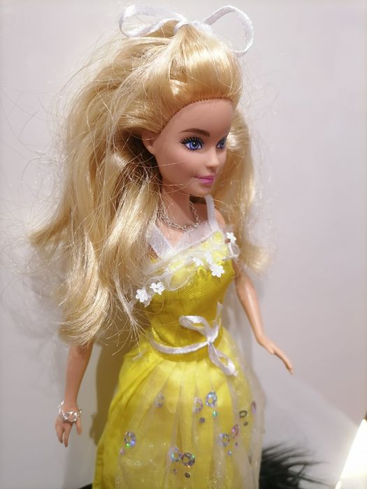 Lalka Barbie Extra Mattel Indonesia nowa+biżuteria