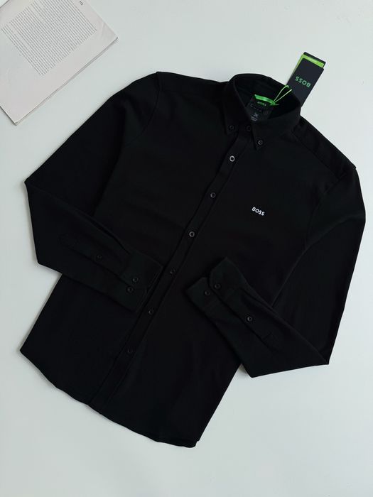 Сорочка чорна Boss