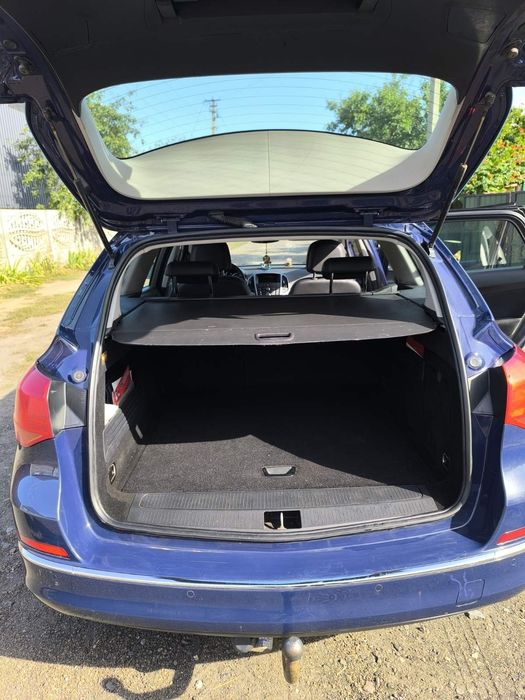 машина opel astra j 2014