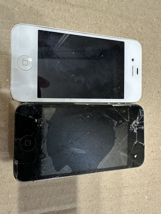 Iphone 4s дві штуки