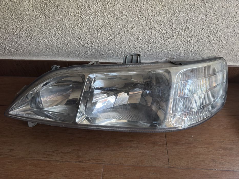 Farol diateiro Honda Accord VI