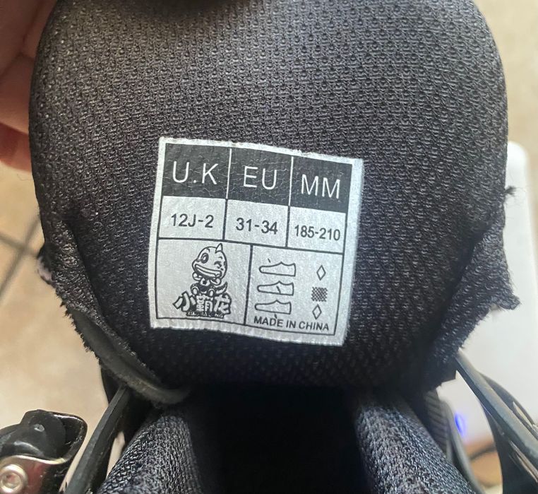 Patins em linha com luzes nas rodas, NOVOS