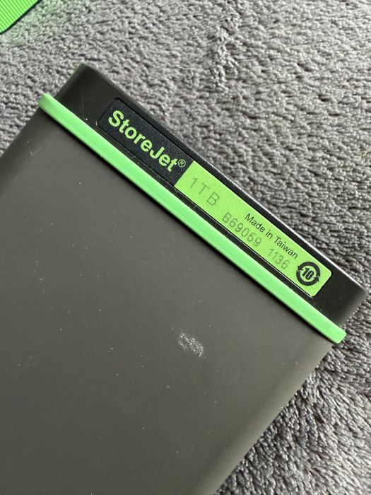 Зовнішній жорсткий диск transcend storejet