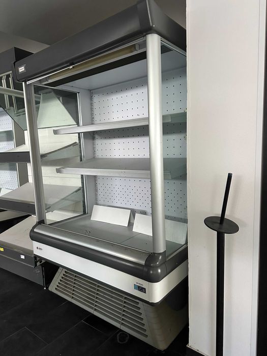 Vitrine Refrigerada Vertical de Exposição – 2 Unidades Disponíveis