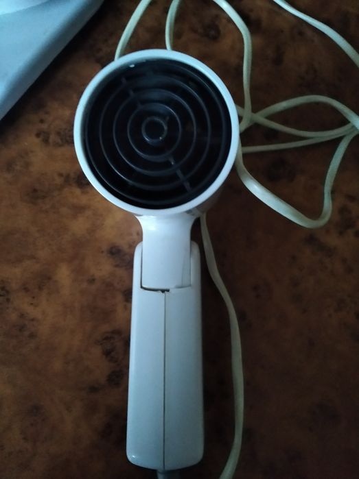 Фен для сушки та укладки волосся