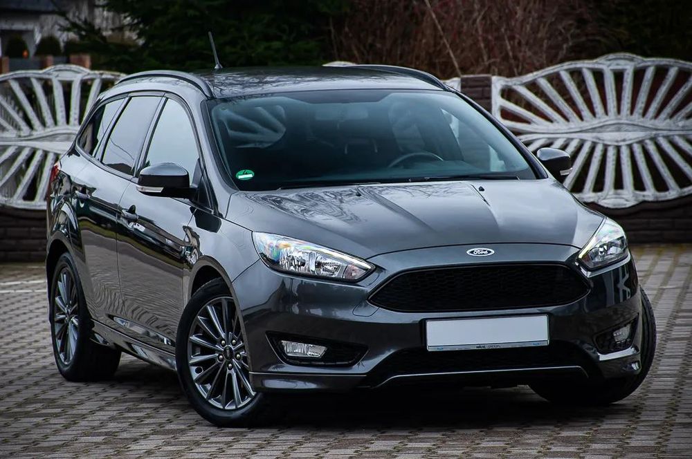 Ford Focus **FULL ST LINE** 150KM *KeyLessGO*Bixenon*LED*Tablet* GREY EDITION