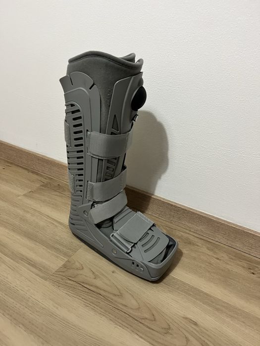 Bota proteçao. CAT Walker