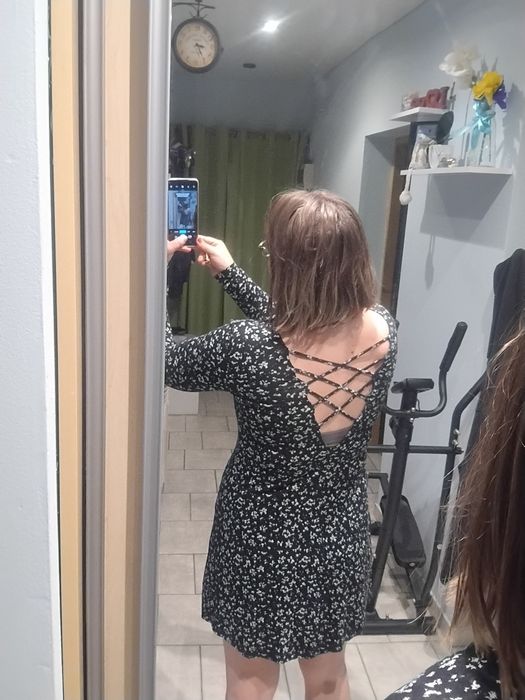 Sukienka Gina Tricot M