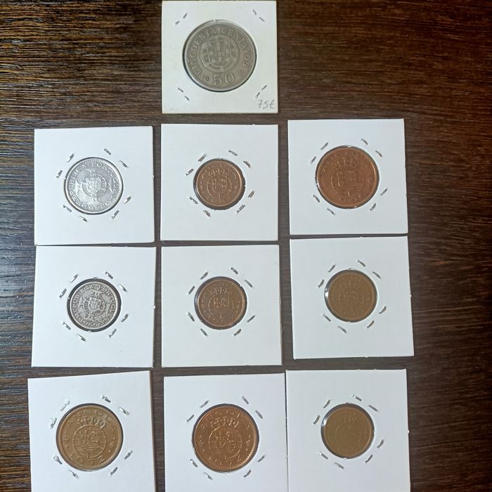 Moedas Moçambique e Angola