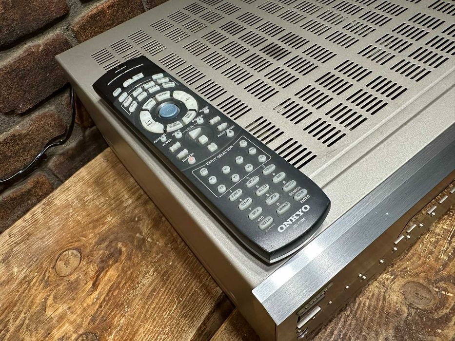 Amplituner Onkyo TX-SR 601 E z oryginalnym pilotem