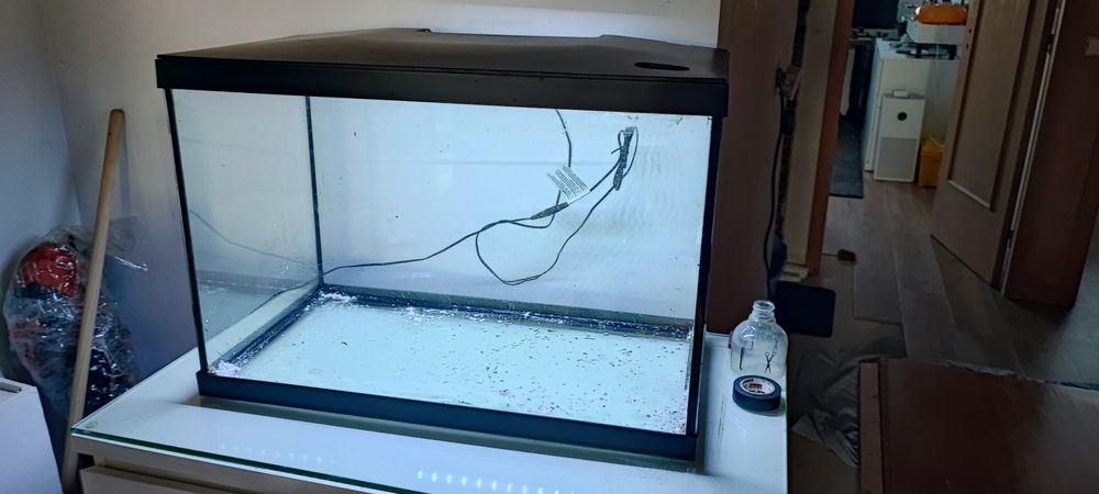 Aquário com acessórios