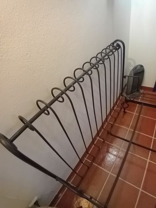 Cama em ferro  rústica